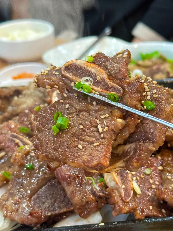 윤기가 자르르 흐르는 LA갈비