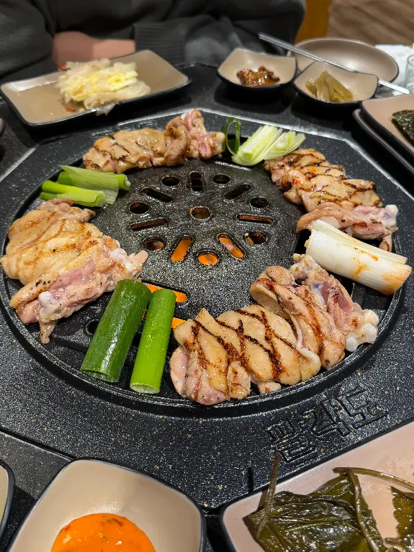팔각도 숯불 닭갈비 한상차림
