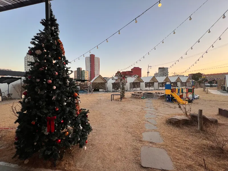 해질녘 라모타 바베큐 전경