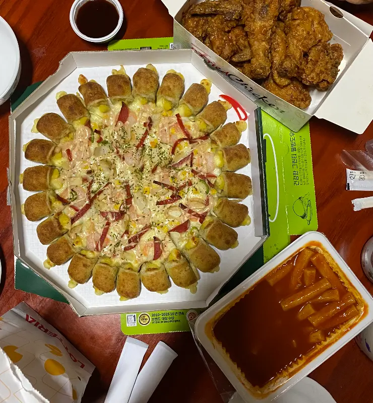 떡볶이, 피자, 치킨