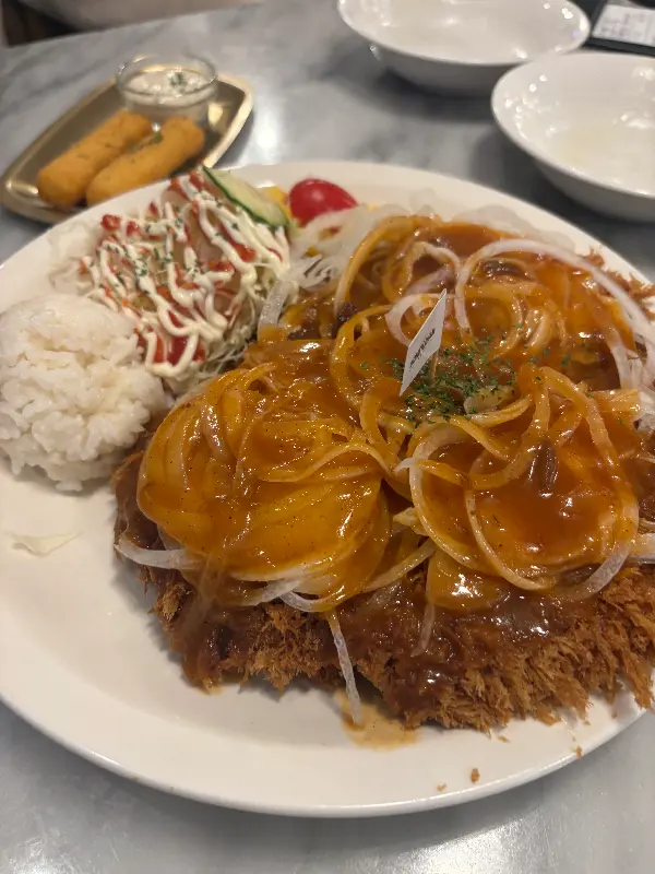 파스타와 돈까스의 조화