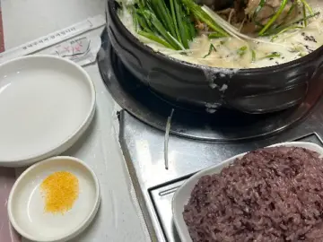 정선에서 맛보는 과학, 하이원 스키장 필수 코스 마백숙: 숨겨진 지역명 맛의 비밀을 파헤치다