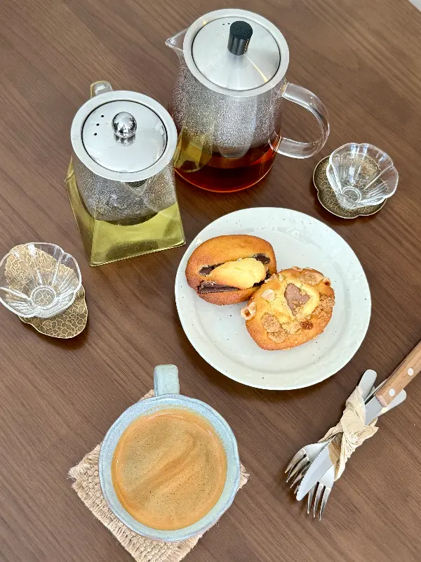 두바이 소금빵과 커피