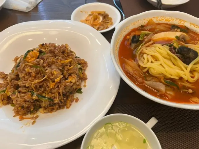 볶음밥과 짬뽕의 조화