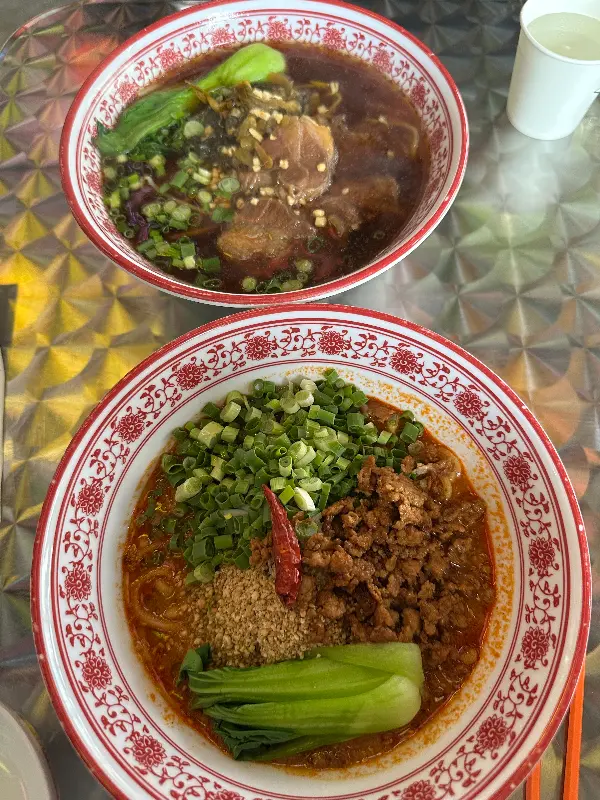 마늘쫑 차오판과 마라우육면