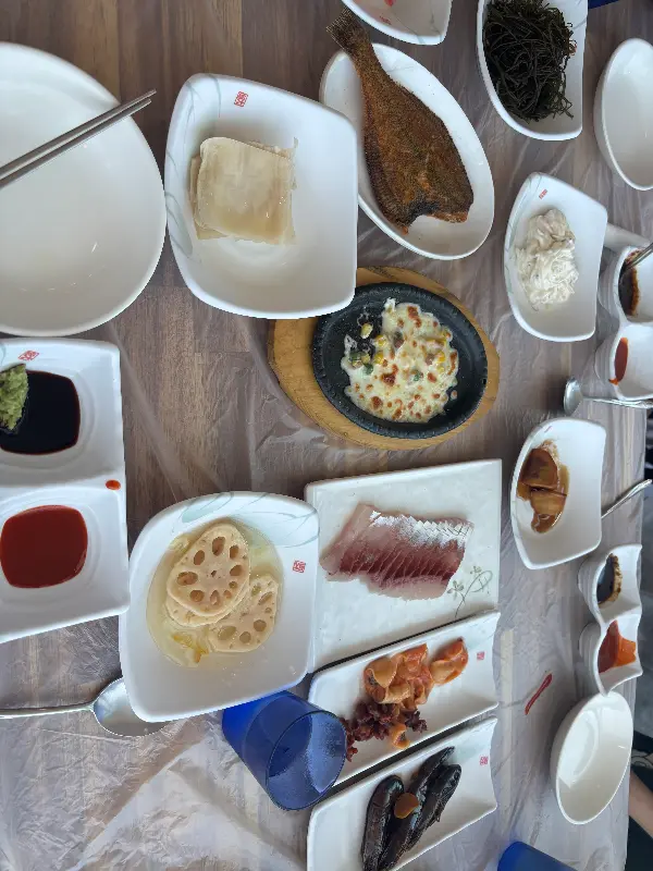 팔각정 대게횟집 외관