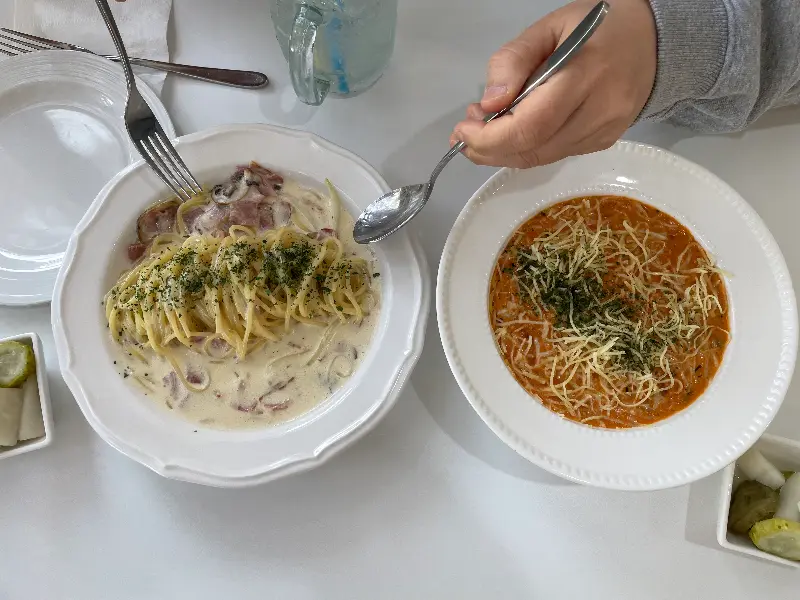 까르보나라와 토마토 파스타