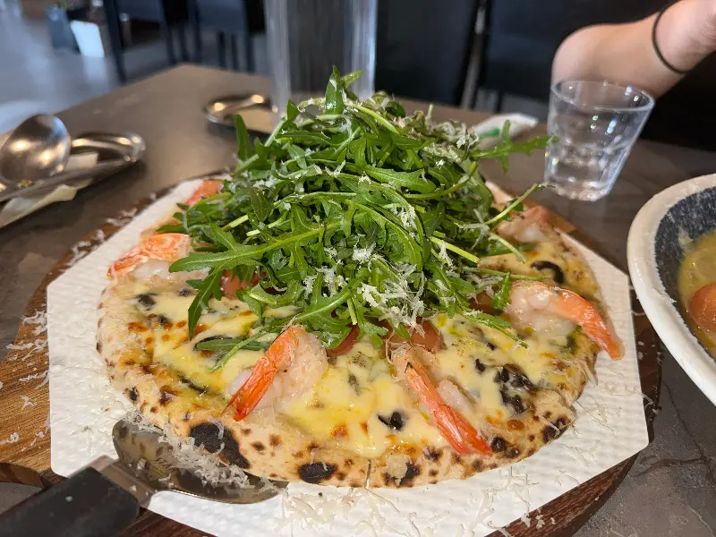 루꼴라 쉬림프 피자