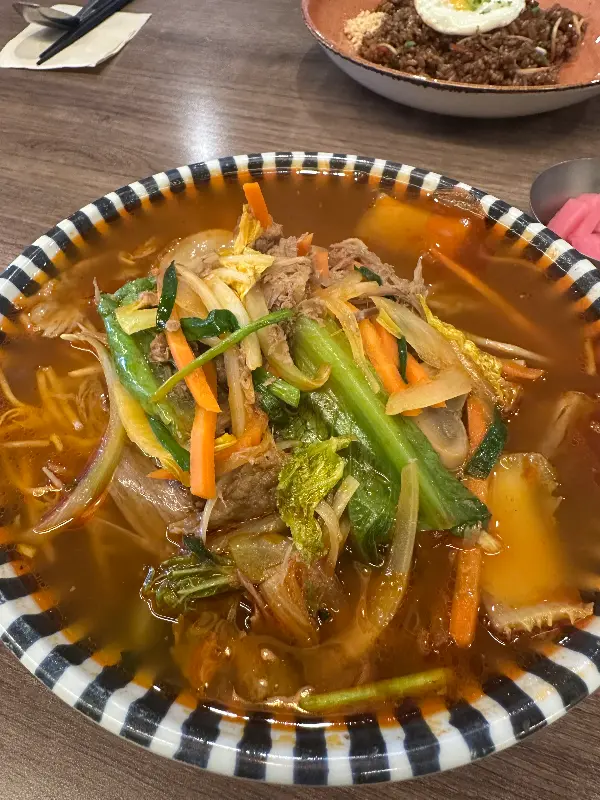 매콤한 국물이 땡길 때 딱! 매운 쌀국수