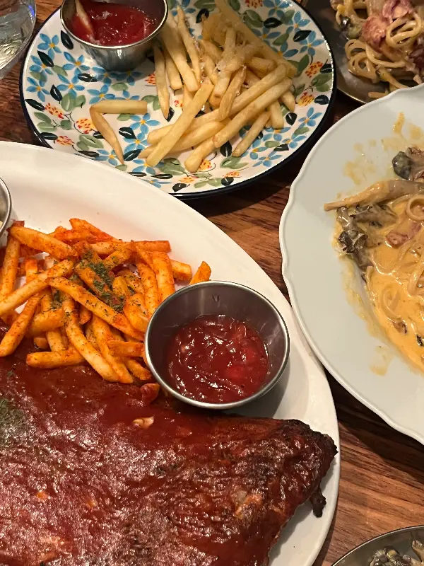 폭립과 감자튀김, 파스타의 조화