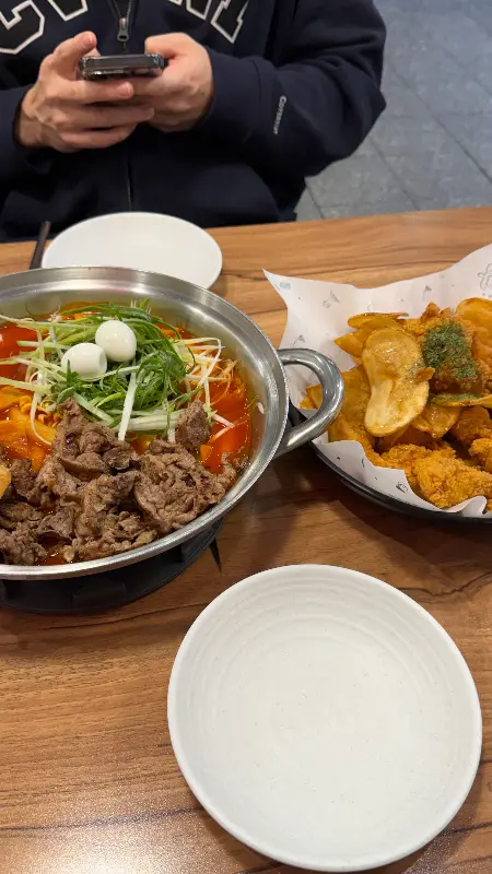 떡볶이와 감자튀김