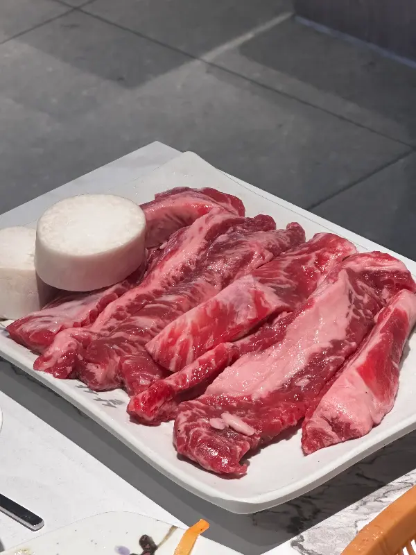 신선함이 느껴지는 소갈비살