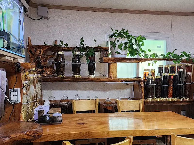 식당 내부 인테리어