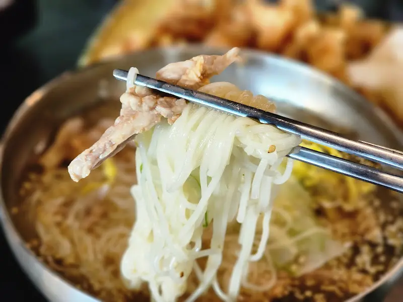 불초계국수와 닭목살연골튀김