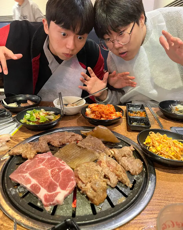 고기를 즐기는 사람들