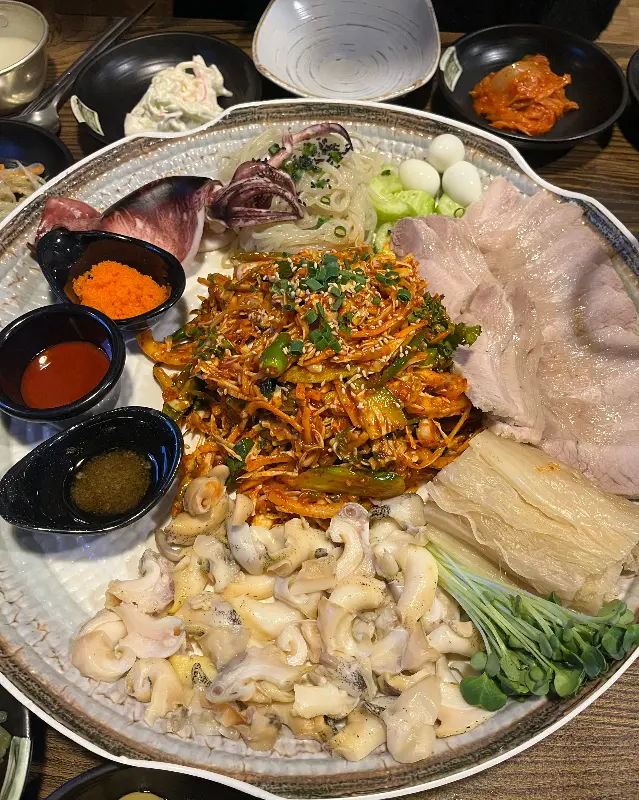 친친포차 골뱅이 보쌈