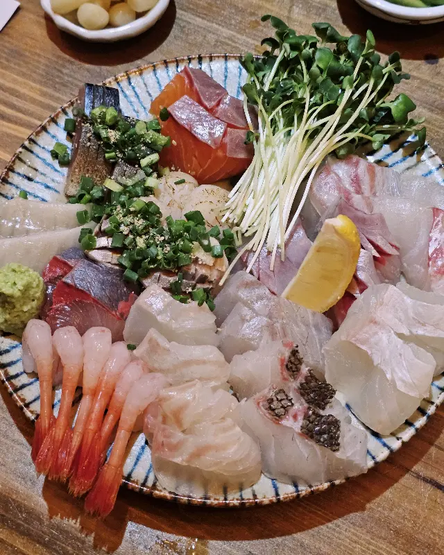 모둠 사시미의 화려한 비주얼