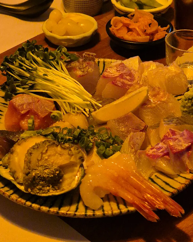 두툼한 사시미 한 점