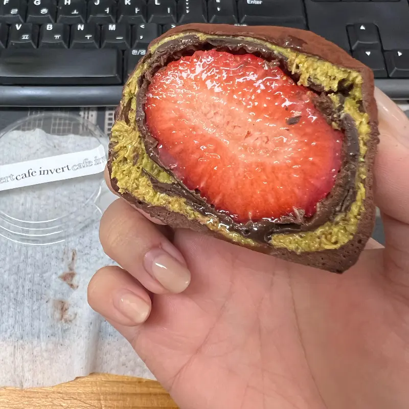 딸기 두쫀쿠 단면