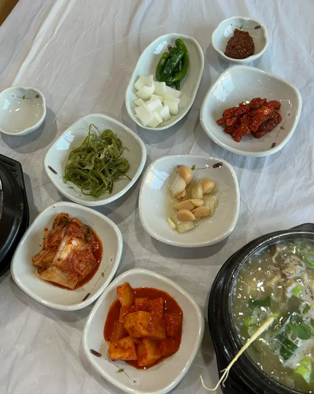 다양한 종류의 밑반찬