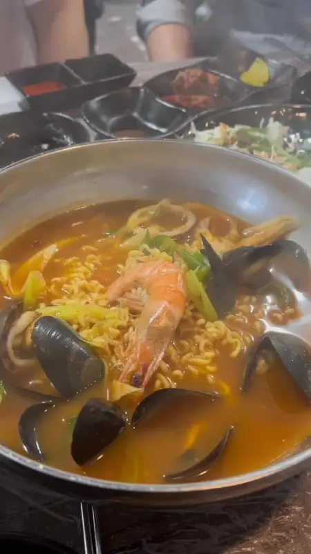 해물이 듬뿍 들어간 라면