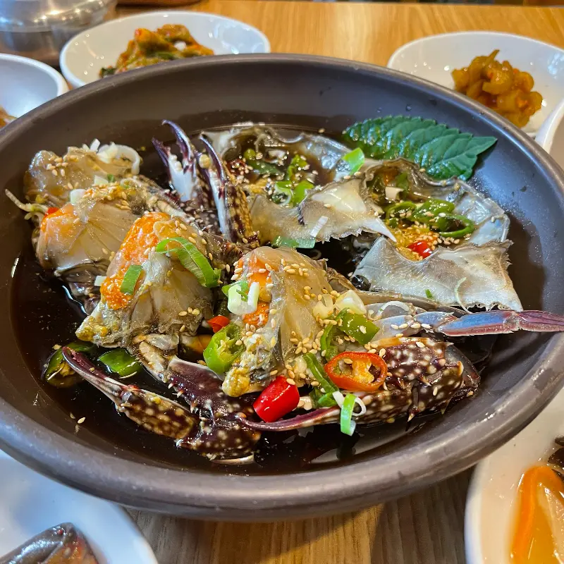 윤기가 흐르는 간장게장