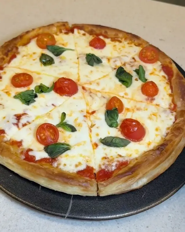 페스츄리 도우 피자의 환상적인 비주얼