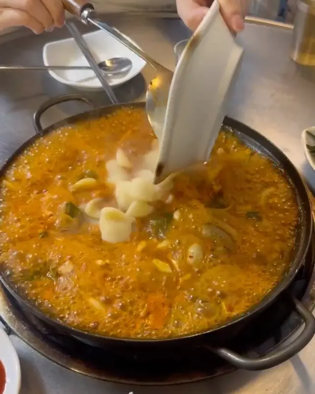 수제비 사리 투하