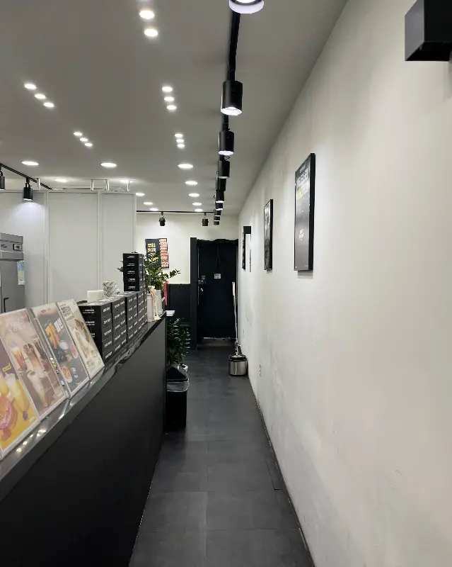 카페 내부 인테리어