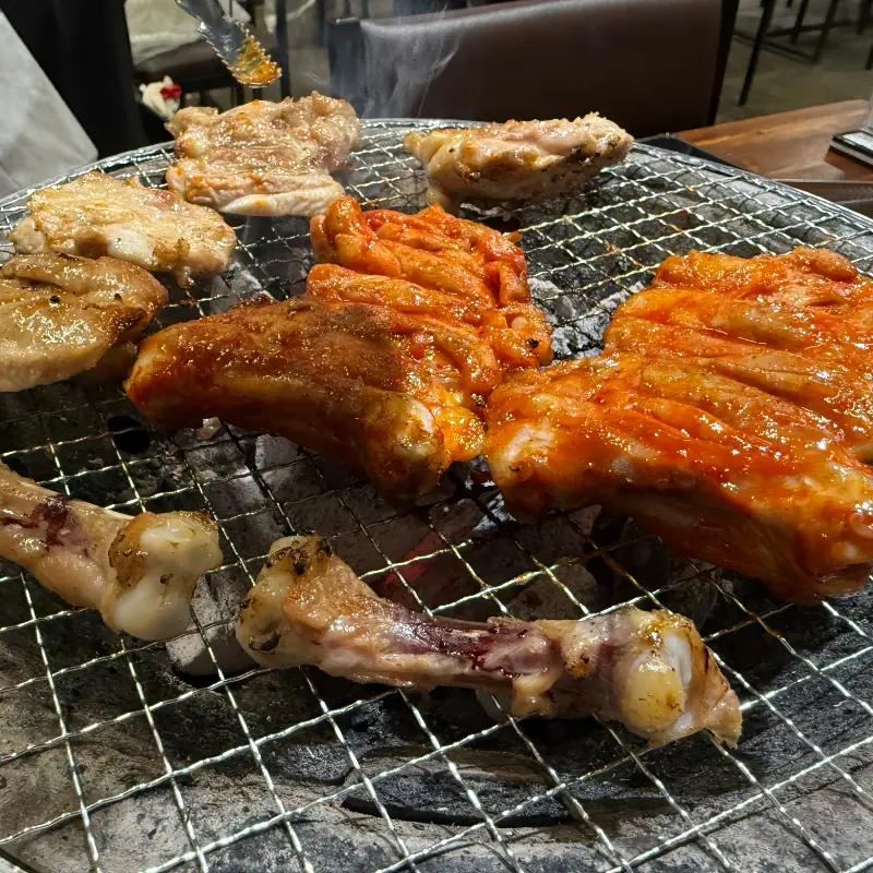 간장 닭갈비와 양념 닭갈비