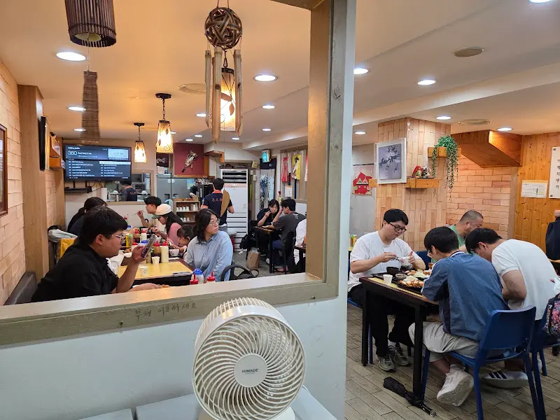 마쯔무라 돈까스 내부 전경