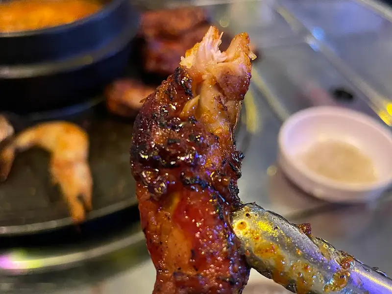 매콤한 양념이 인상적인 등갈비