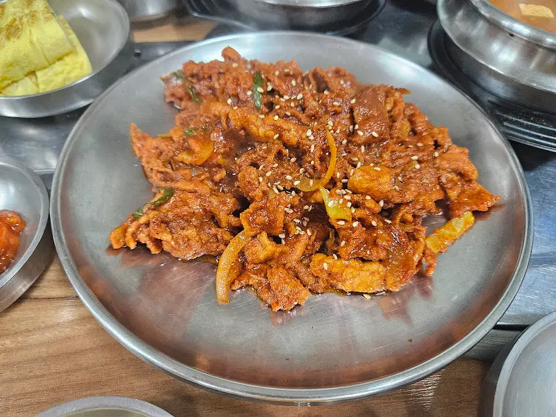 윤기가 흐르는 제육볶음