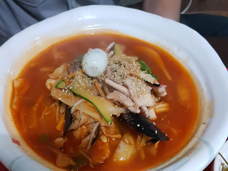 해산물이 푸짐하게 들어간 짬뽕