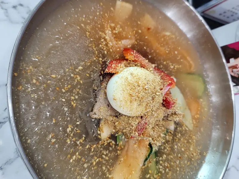 푸짐한 양의 냉면