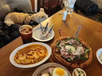 고즈넉한 한옥에서 즐기는 브런치, 종로 “서울노마드” 에서의 맛있는 혼밥 탐험기