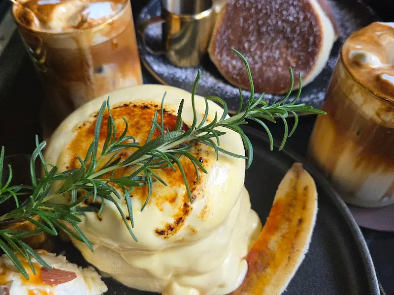 다양한 음료와 디저트