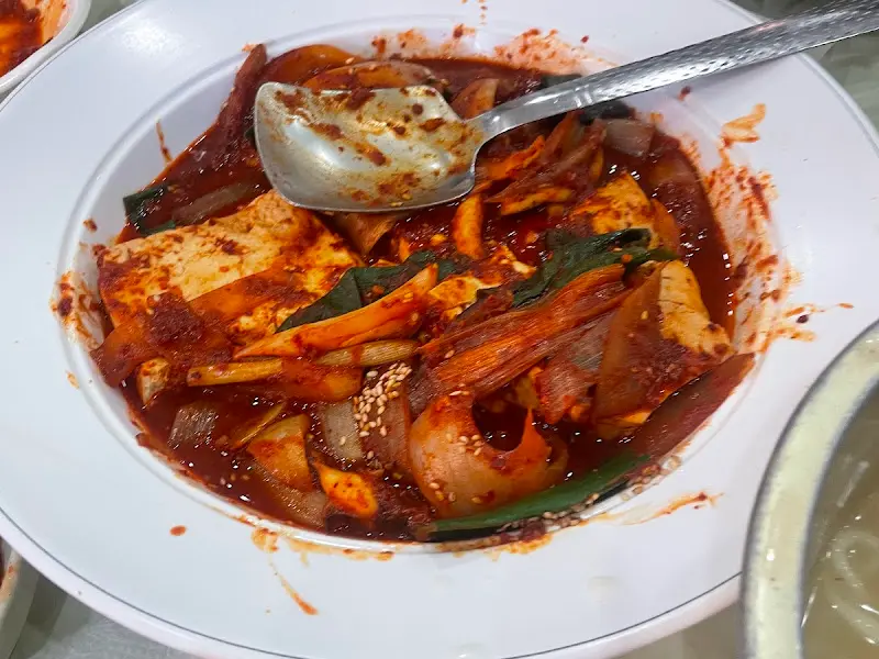 신도칼국수 두부두루치기