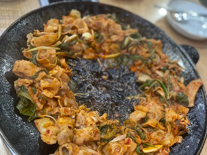 볶아진 김치 삼겹살