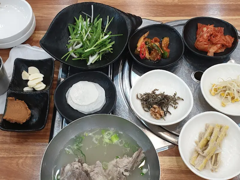 푸짐한 반찬 한 상 차림