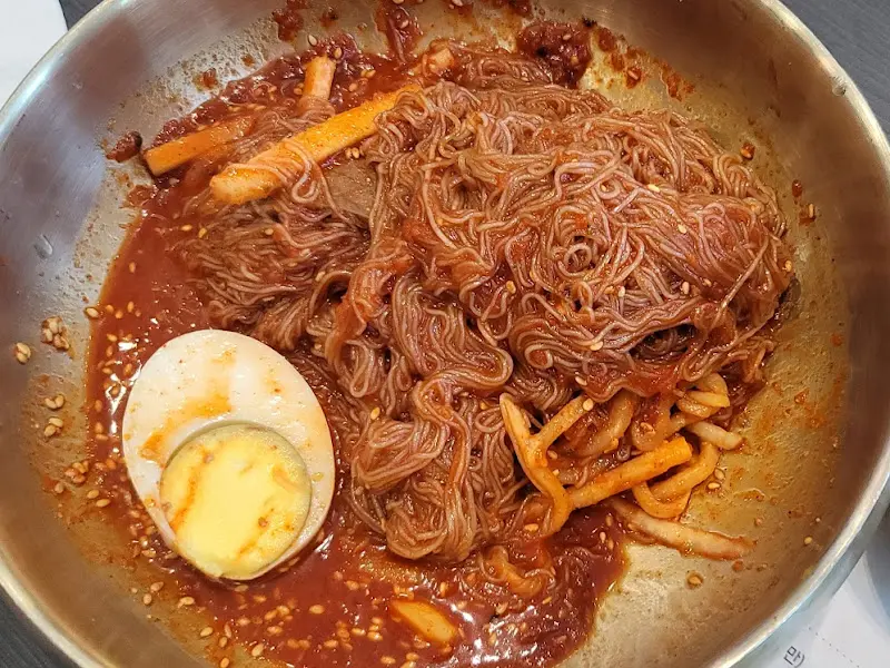 비빔냉면