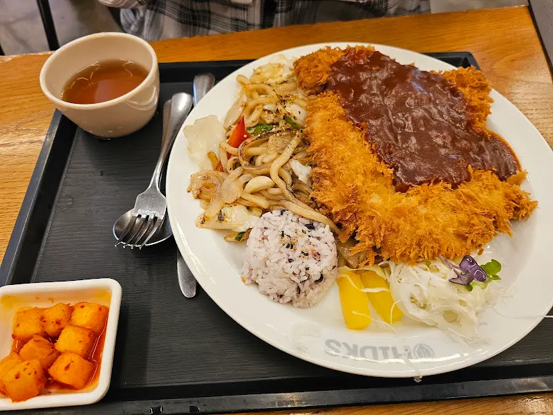 홍익돈까스 왕돈까스 전체샷