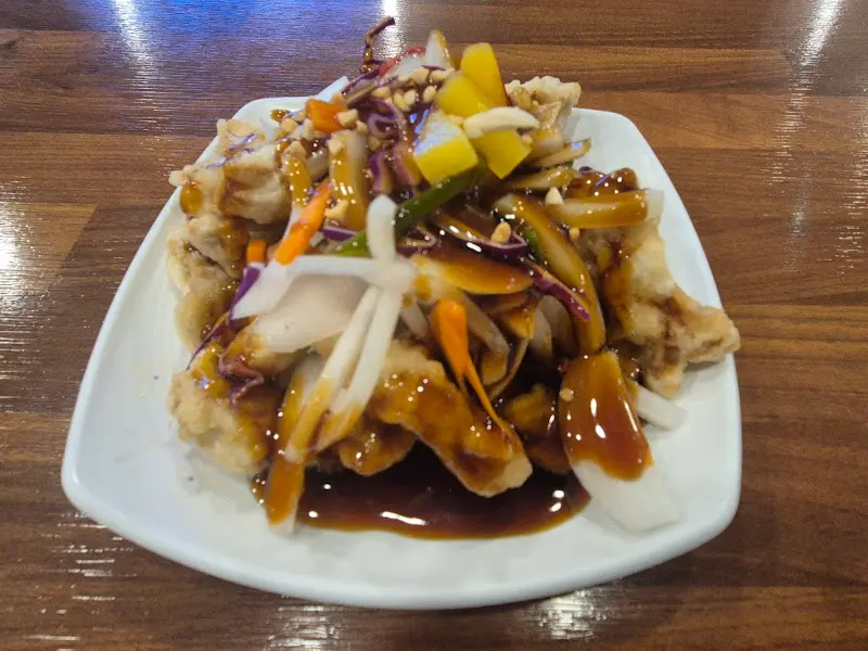 바삭한 튀김옷이 매력적인 탕수육