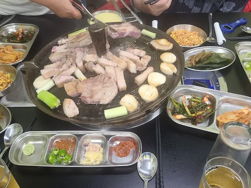 흑돼지 전체 상차림