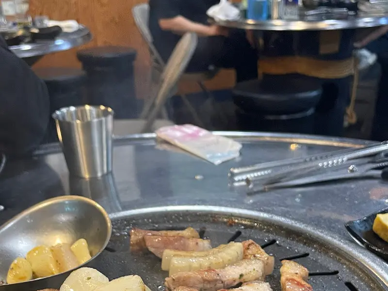 불판 위의 오겹살