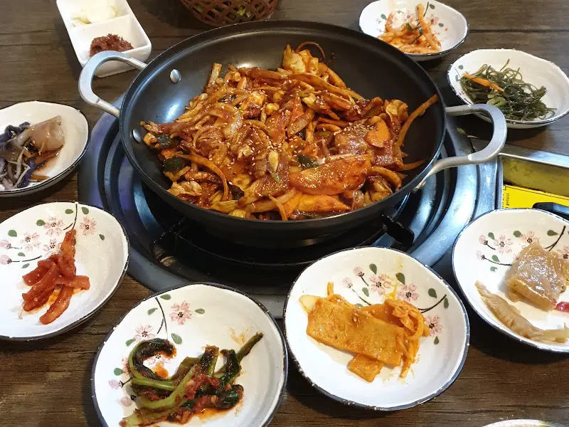 오징어볶음 한상차림