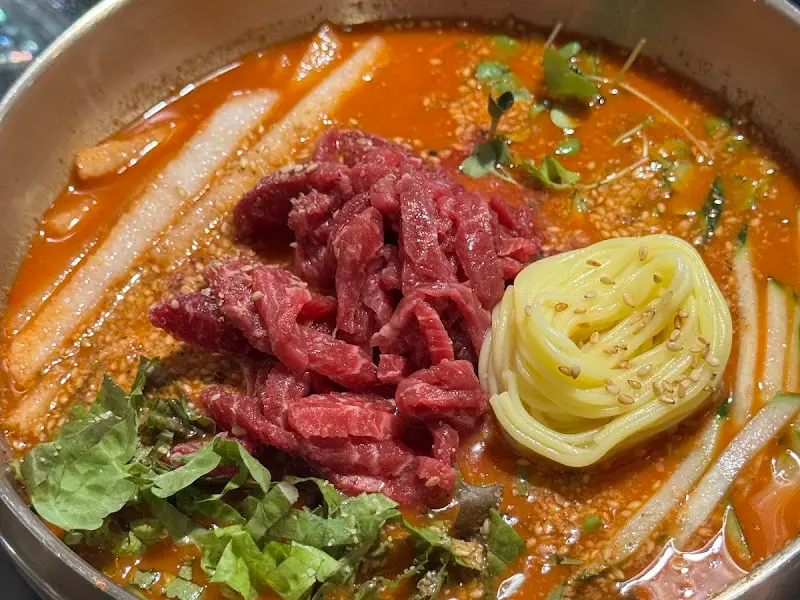 한우 육회 물회의 아름다운 비주얼