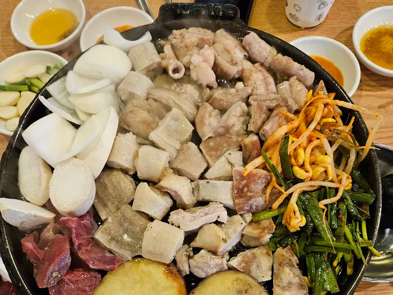 푸짐한 곱창 한 상 차림