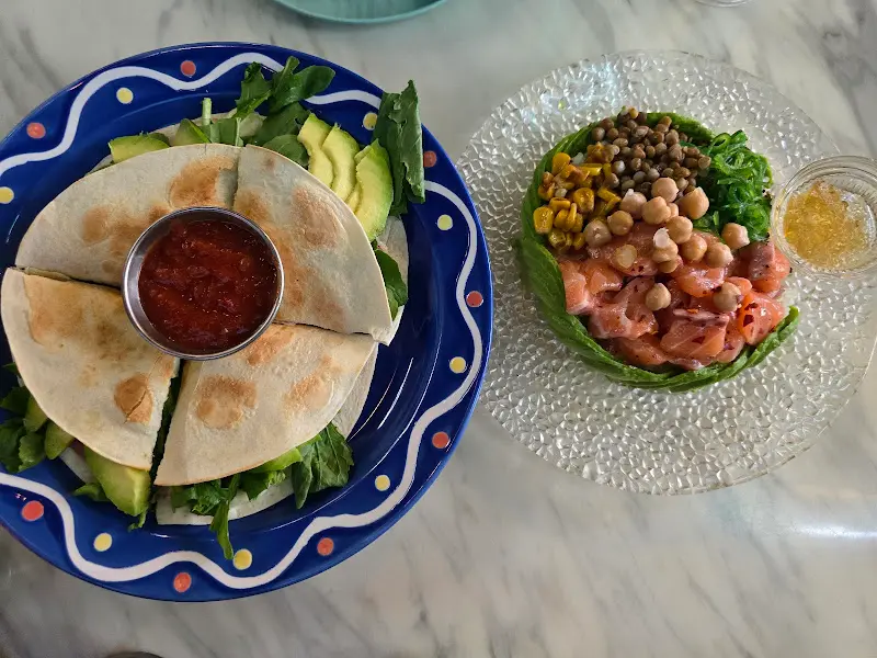 퀘사디아와 포케