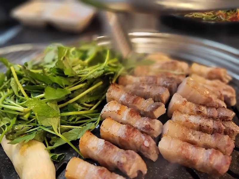 삼겹살과 미나리의 환상적인 조합